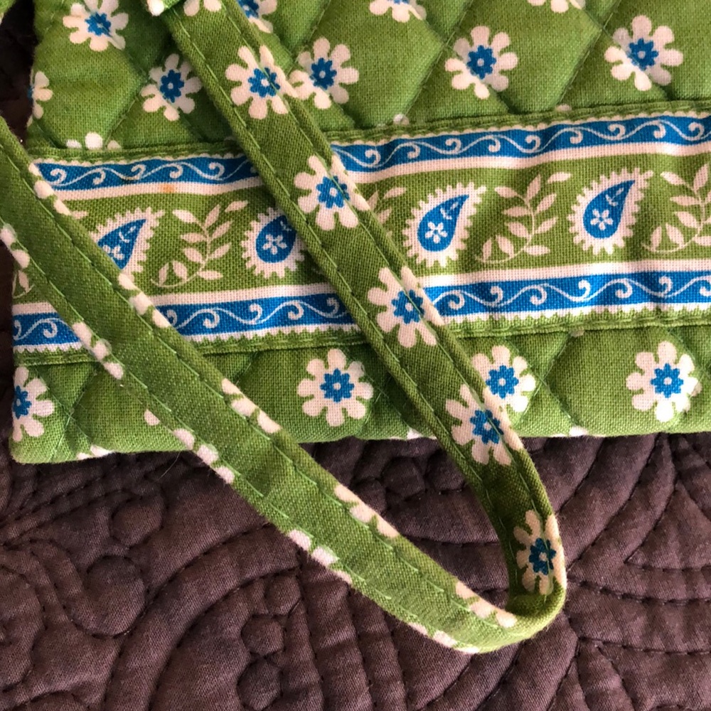 Vera Bradley green apple wristlet - Picture 4 of 4